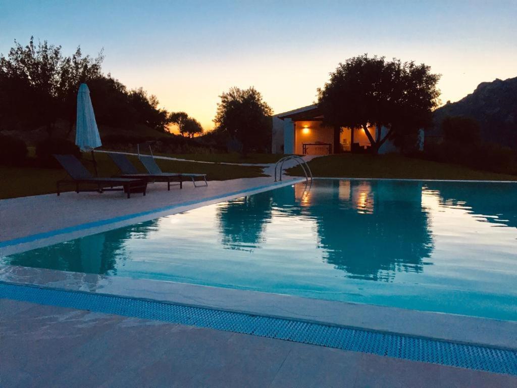 Villa Alba Esclusiva Villa Con Piscina A Sfioro E Vista Mozzafiato Sul Mare Cugnana Exterior foto